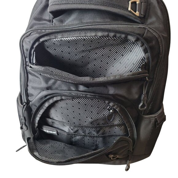 Swiss Gear Black Laptop Backpack W/ Tablet Pocket & Airflow Design - Picture 8 of 15